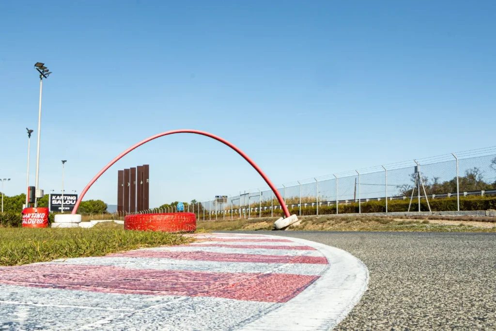 Cómo adelantar en karting sin perder velocidad